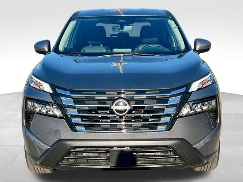 Certified 2025 Nissan Rogue SV image 2