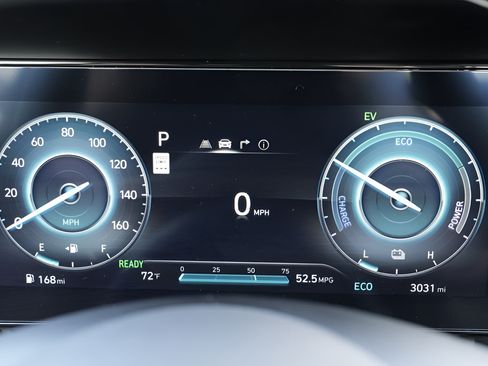 Certified 2025 Hyundai Elantra SEL FWD image 27