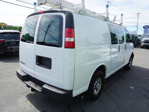 Used 2021 Chevrolet Express 2500 w/ Enhanced Convenience Package RWD image 6