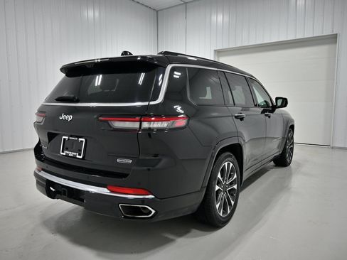 Used 2021 Jeep Grand Cherokee L Overland w/ Luxury Tech Group IV AWD/4WD image 46