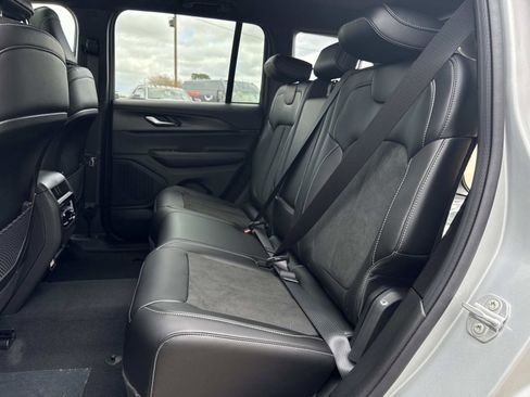 New 2025 Jeep Grand Cherokee Altitude image 7