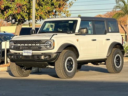 New 2025 Ford Bronco Badlands w/ Sasquatch Package image 8