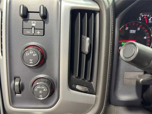 Used 2016 GMC Sierra 2500 SLT w/ Duramax Plus Package image 21