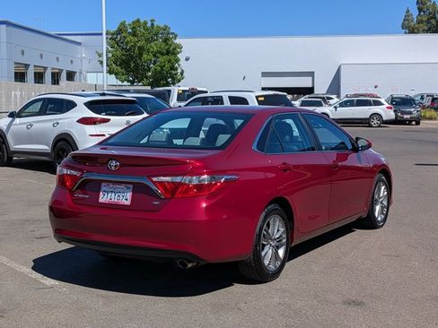 Used 2016 Toyota Camry SE FWD image 5