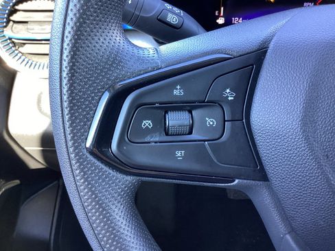 Used 2025 Chevrolet Trax LT image 6