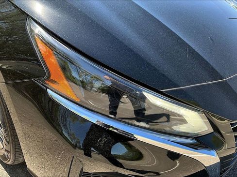 Used 2025 Nissan Altima 2.5 SV FWD image 30