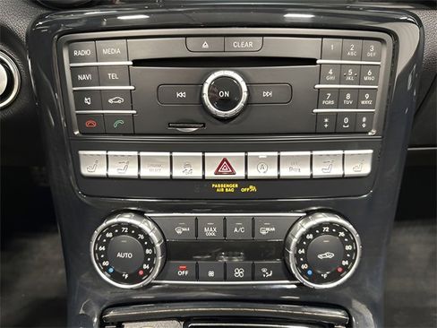 Used 2020 Mercedes-Benz SLC 300 image 25