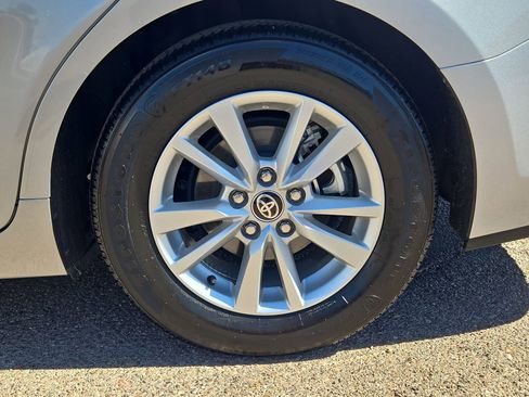 Used 2025 Toyota Camry LE image 31