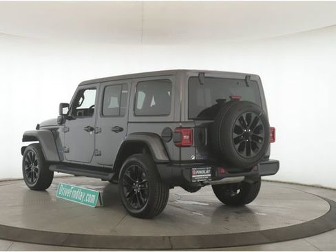 Used 2025 Jeep Wrangler Unlimited Sahara image 8