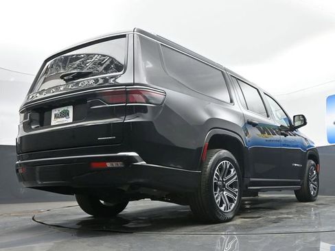 Used 2024 Jeep Wagoneer L Series II w/ Flexible Seating Group AWD/4WD image 23