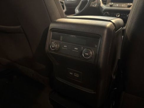 Used 2020 GMC Acadia SLE image 18