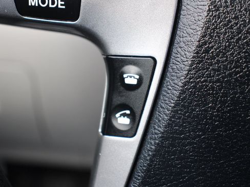 Used 2011 Toyota Highlander 2WD w/ Tech Pkg image 25