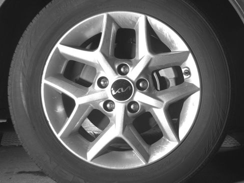 Used 2025 Kia Soul LX w/ LX Technology Package FWD image 13