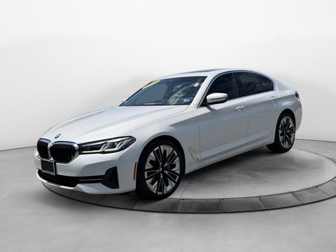 Used 2022 BMW 540i w/ Premium Package RWD image 3