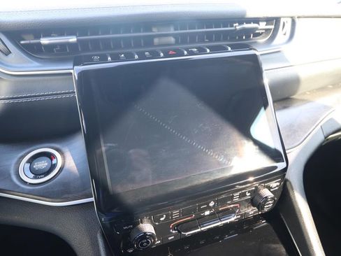 Used 2023 Jeep Grand Cherokee Limited w/ Black Appearance Package image 20