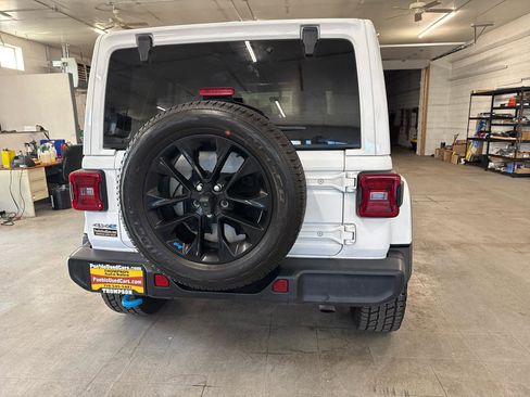 Used 2022 Jeep Wrangler Unlimited Sahara w/ Cold Weather Group AWD/4WD image 86