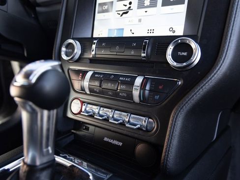 Used 2017 Ford Mustang Premium image 17