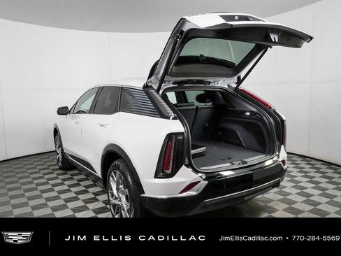 Certified 2025 Cadillac Optiq Luxury 1 AWD/4WD image 32