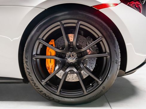 Used 2016 McLaren 570S Coupe RWD image 48