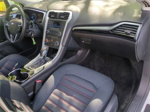 Used 2016 Ford Fusion SE w/ Equipment Group 201A image 28