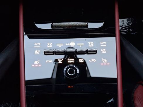 Certified 2025 Porsche Cayenne image 21