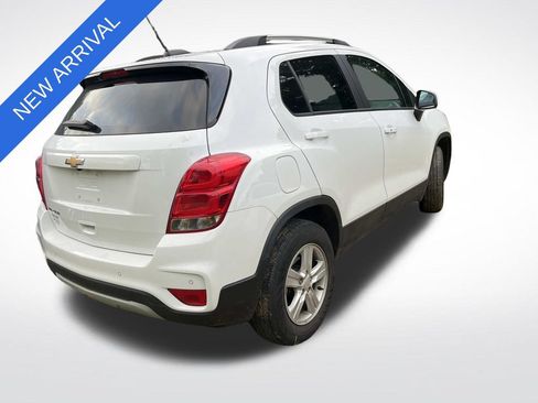 Used 2022 Chevrolet Trax LT w/ Driver Confidence Package AWD/4WD image 3
