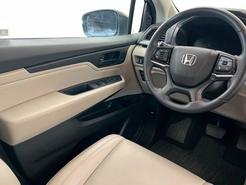Used 2025 Honda Odyssey EX-L image 12