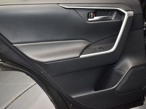 Used 2020 Toyota RAV4 XLE image 16