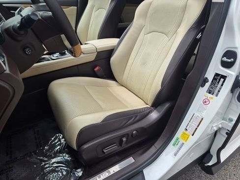Used 2019 Lexus RX 350L FWD w/ Premium Package image 6