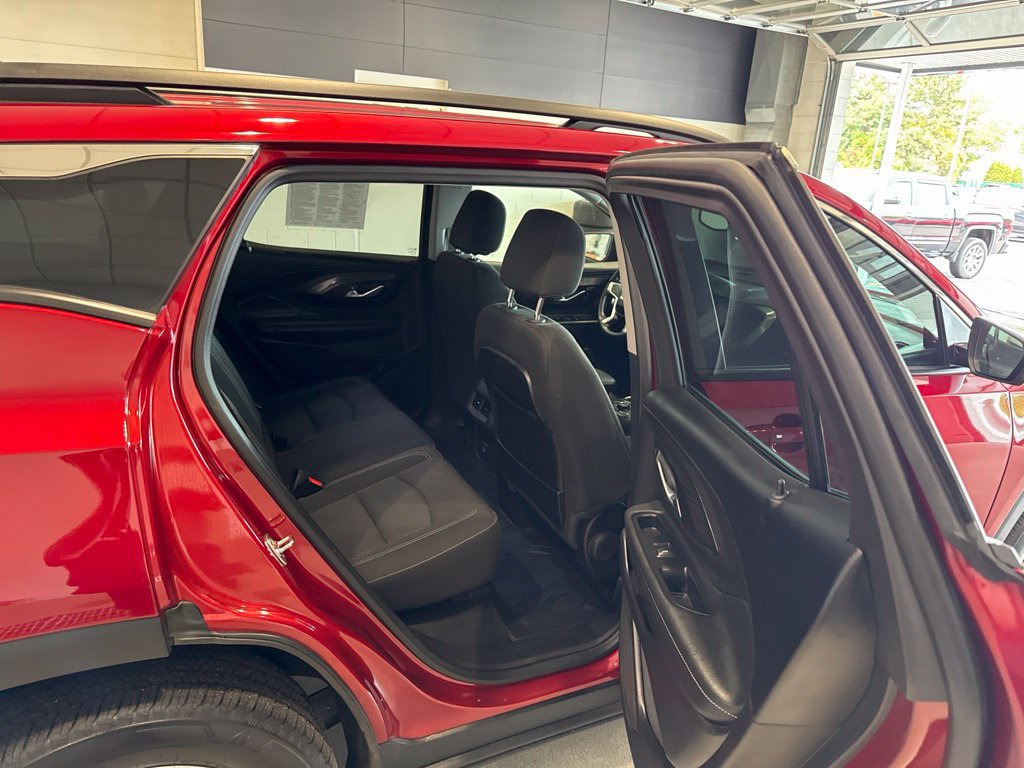 Used 2024 GMC Terrain SLE w/ Driver Convenience Package AWD/4WD image 16