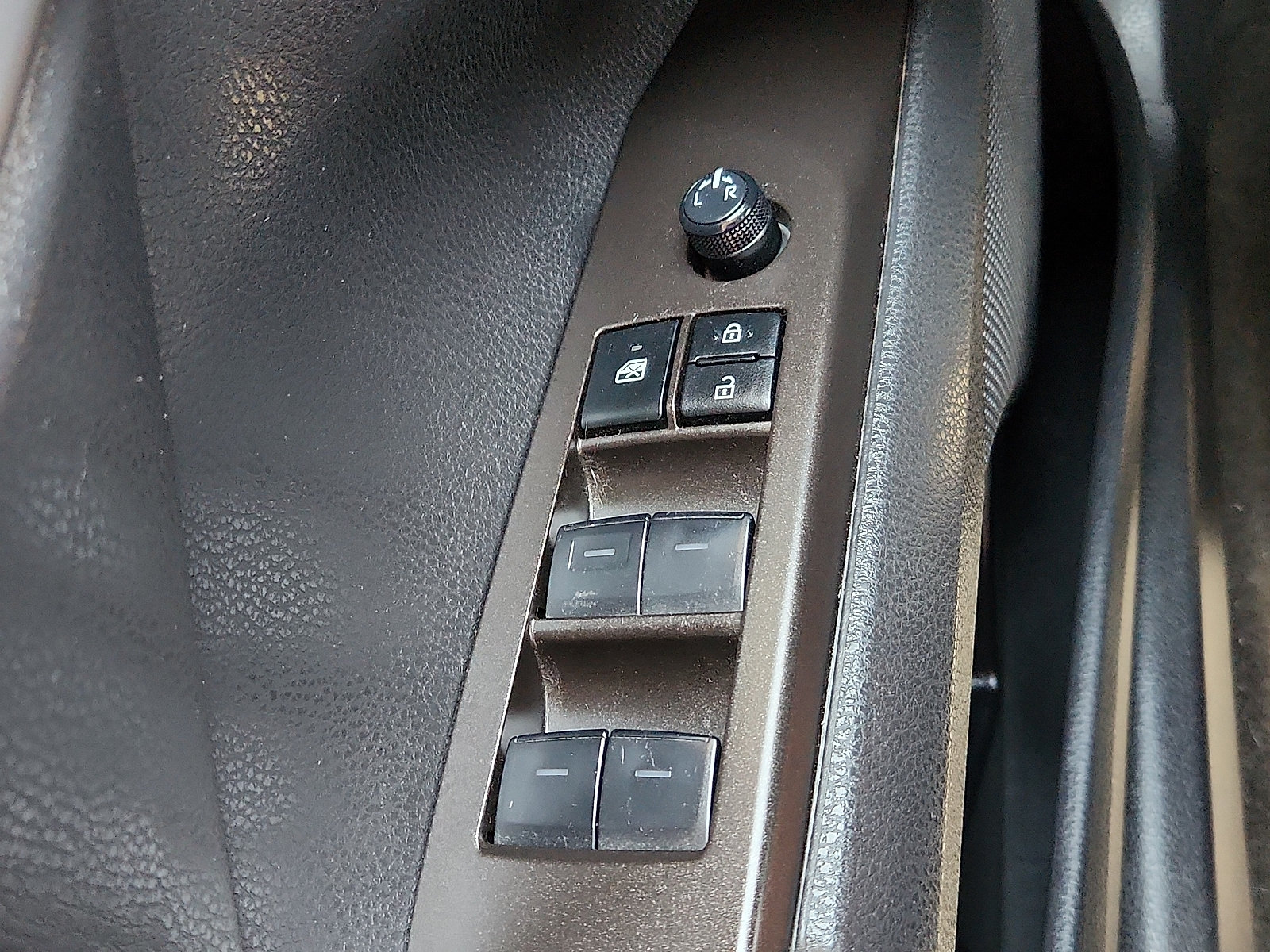 Used 2024 Toyota Camry SE FWD image 17