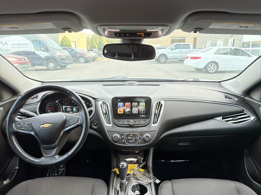 Used 2018 Chevrolet Malibu LT FWD image 19