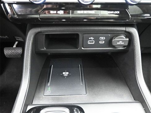 Certified 2025 Honda Pilot Touring image 20