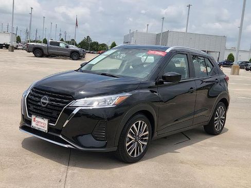 Certified 2023 Nissan Kicks SV FWD image 3
