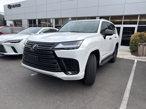 Used 2024 Lexus LX 600 4WD w/ Appearance Package image 3