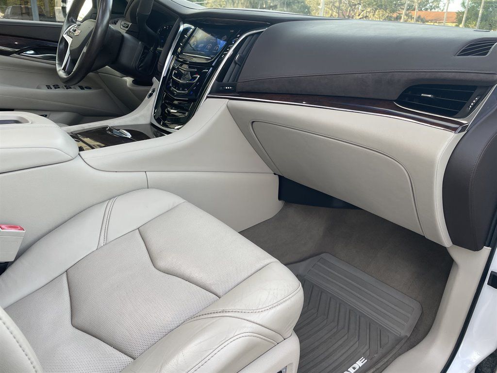 Used 2016 Cadillac Escalade ESV Luxury RWD image 15