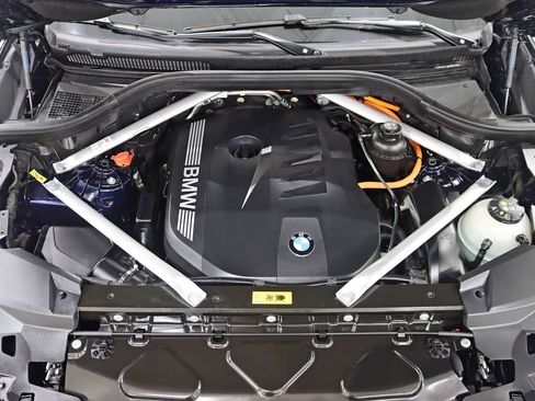 Used 2025 BMW X5 xDrive50e w/ M Sport Package image 44