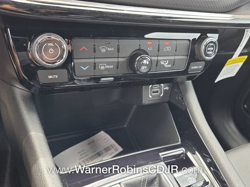 New 2026 Jeep Compass Latitude AWD/4WD image 20