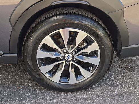 Used 2024 Subaru Outback Limited image 32