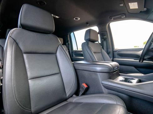 Certified 2024 Chevrolet Suburban LT AWD/4WD image 18