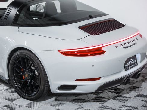 Used 2019 Porsche 911 Targa 4 GTS image 15