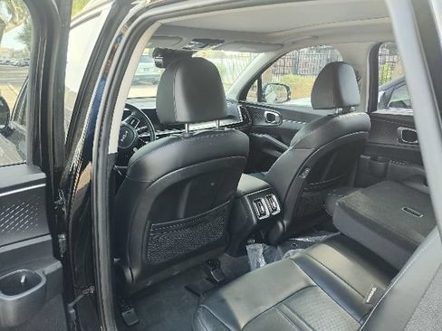 Certified 2025 Kia Sorento S w/ Panoramic Sunroof Package FWD image 19