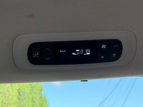 Used 2018 Chrysler Pacifica Touring Plus w/ Tire & Wheel Group image 24