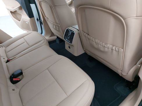 New 2026 Porsche Macan image 13