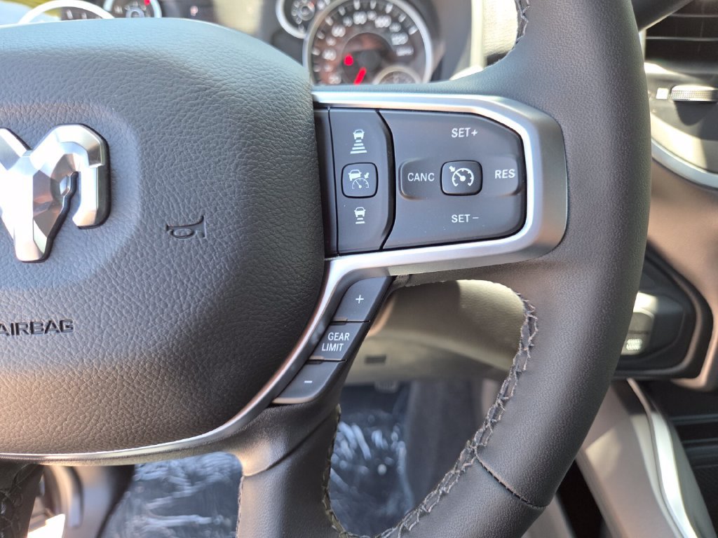 New 2026 RAM 2500 Big Horn AWD/4WD image 34