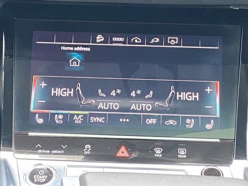 Used 2024 Audi Q8 e-tron Premium Plus w/ Premium Plus Package image 11