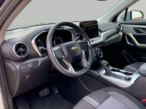 Used 2024 Chevrolet Blazer LT w/ Convenience Package FWD image 17