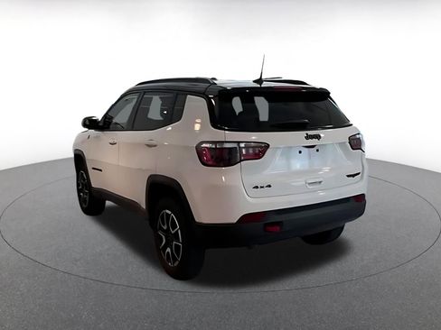 Used 2025 Jeep Compass Trailhawk AWD/4WD image 8