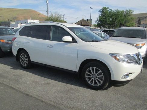 Used 2015 Nissan Pathfinder SV AWD/4WD image 1