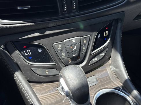 Used 2020 Buick Envision Essence w/ Experience Buick Package FWD image 22